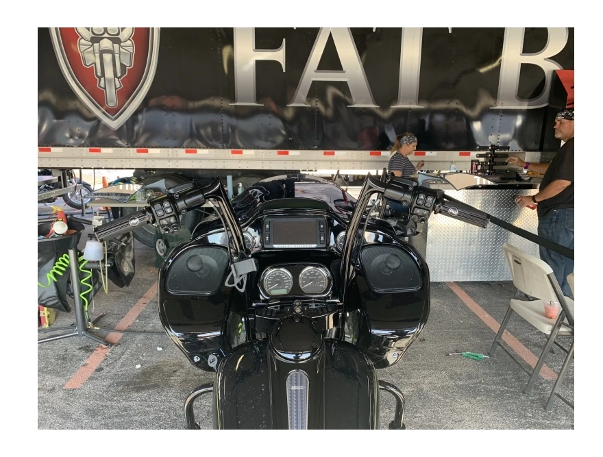 Fat Baggers, Inc. Fat Baggers Inc. 1 1/4" Plug & Play Pointed Top Handlebar Kit For Harley Road Glide 2021-2023 - Image 4