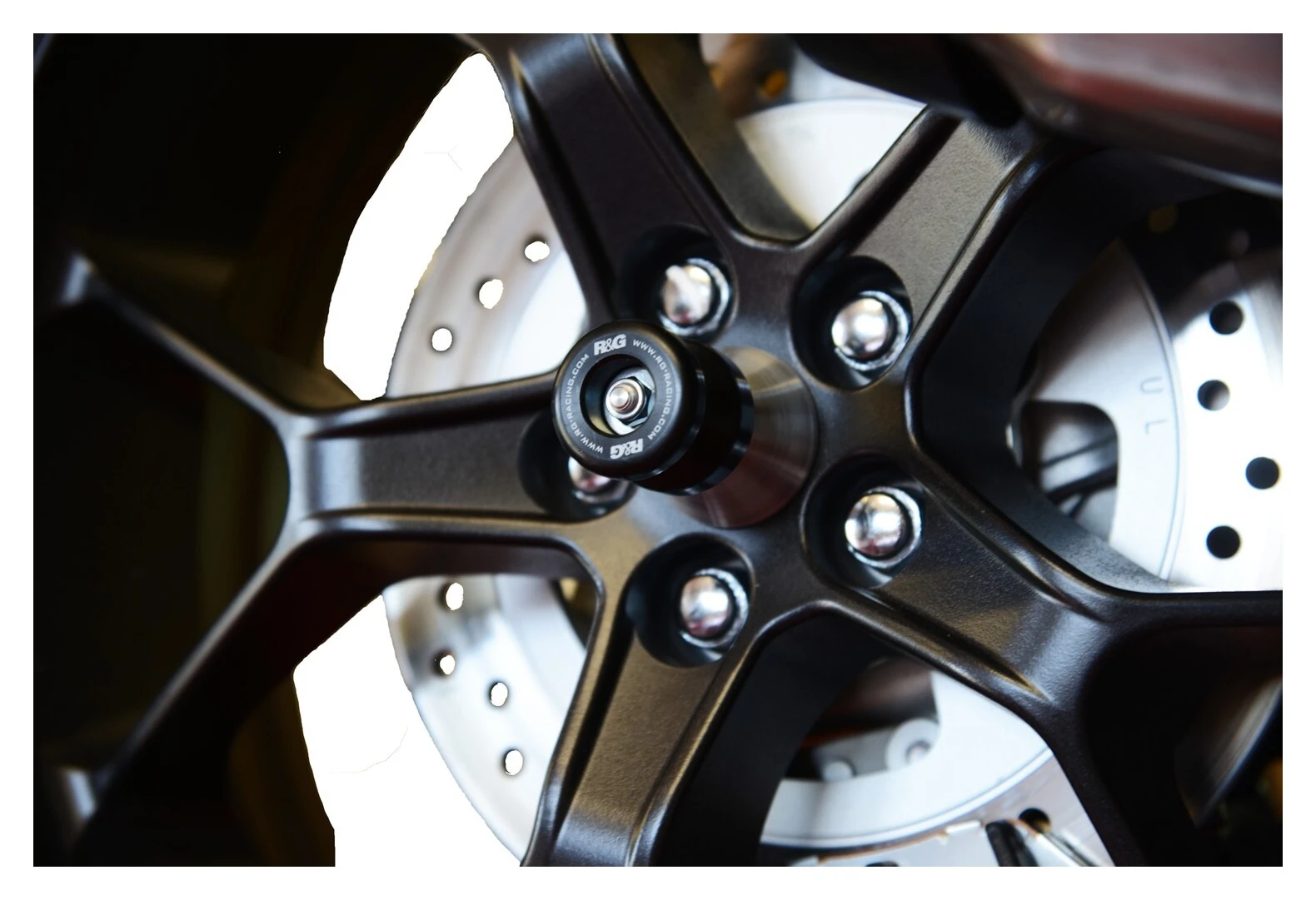 R&G Racing Spool Sliders Honda CB1000R 2018-2019 3 R&G Racing Spool Sliders Honda CB1000R 2018-2019