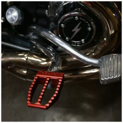 Thrashin Supply Co. Thrashin Supply Militant Passenger Foot Pegs For Harley Softail 2018-2023 -taylormade shop thrashin supply militant foot pegs for harley red 1 scaled
